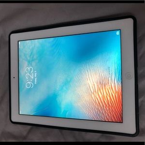 perfect condition ipad!! comes w/ charger as well!